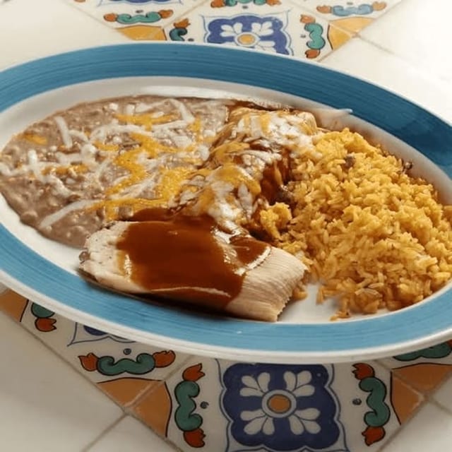 L-TACO Y TAMALES.
